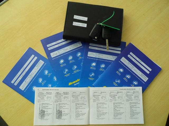 2010 Vauxhall Corsa 1.4 i 16v SRi 5dr image 9