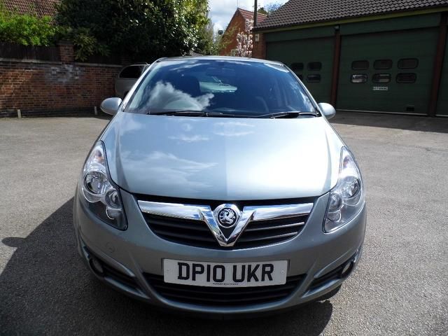 2010 Vauxhall Corsa 1.4 i 16v SXi 5dr image 2