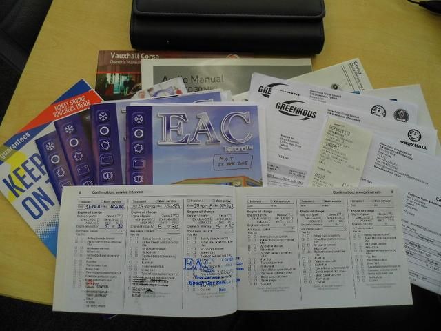 2010 Vauxhall Corsa 1.4 i 16v SXi 5dr image 9