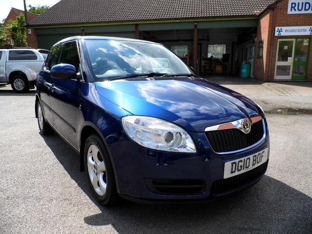 2010 Skoda Fabia 1.2 HTP 12v 2 5dr image 1