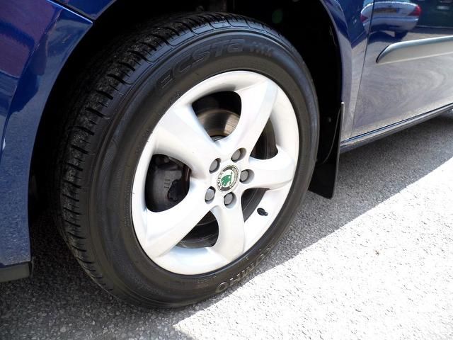 2010 Skoda Fabia 1.2 HTP 12v 2 5dr image 5