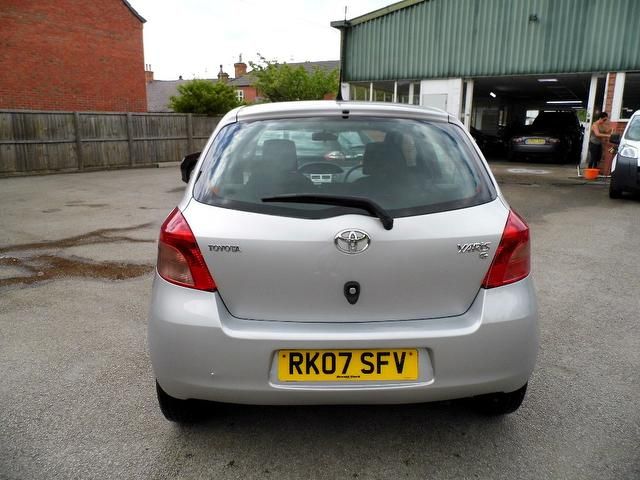 2007 Toyota Yaris 1.0 VVT-i T2 5dr image 4