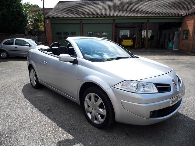 2008 Renault Megane 1.6 VVT Dynamique 2dr image 1