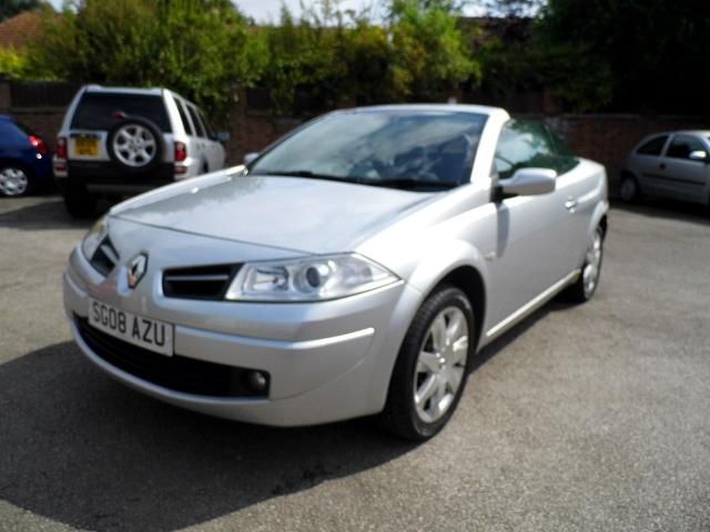 2008 Renault Megane 1.6 VVT Dynamique 2dr image 2
