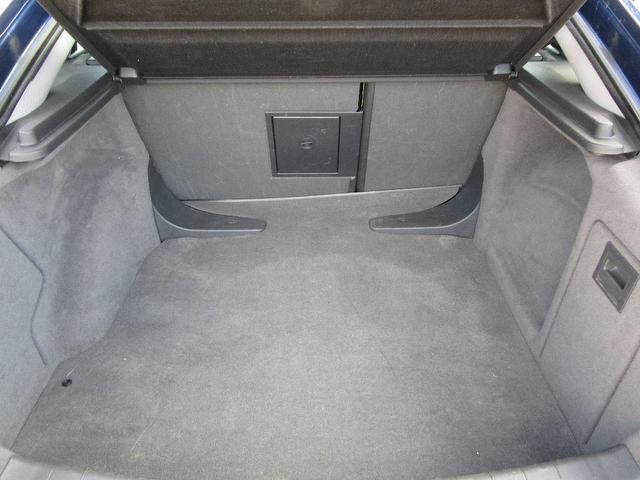 2005 Vauxhall Vectra 2.2 i 16v Design 5dr image 7