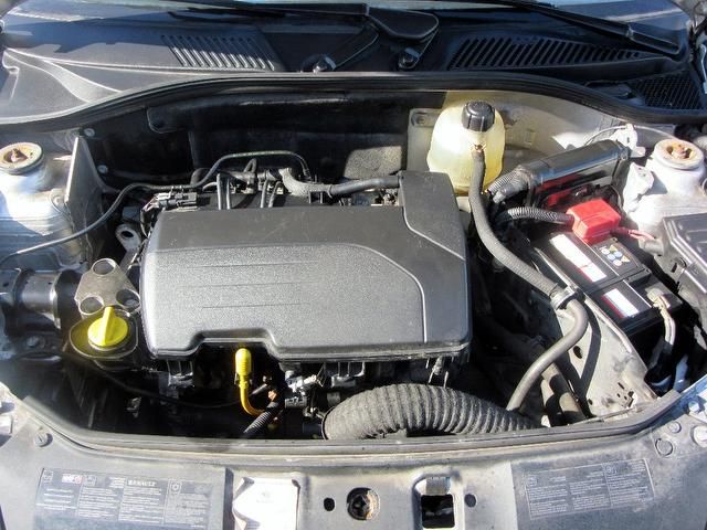 2005 Renault Clio 1.2 16v Dynamique 3dr image 8