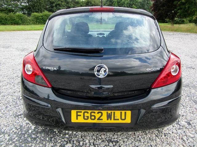 2012 Vauxhall Corsa 1.0 i ecoFLEX 12v S 3dr image 4