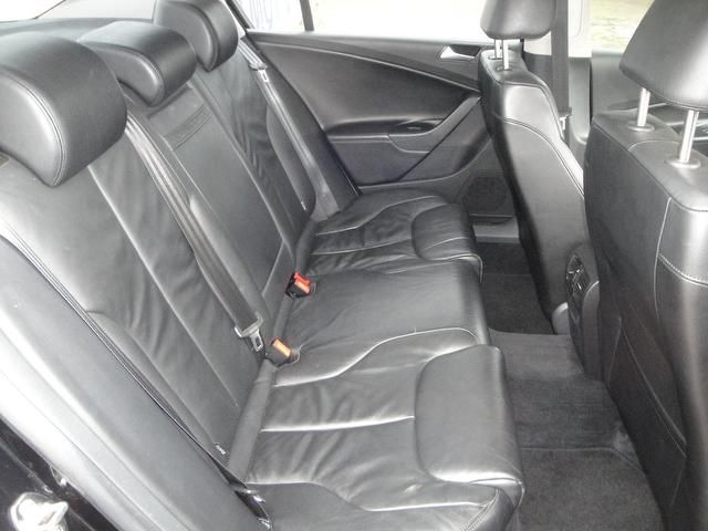 2009 Volkswagen Passat 2.0 TDI CR Highline 4dr image 7