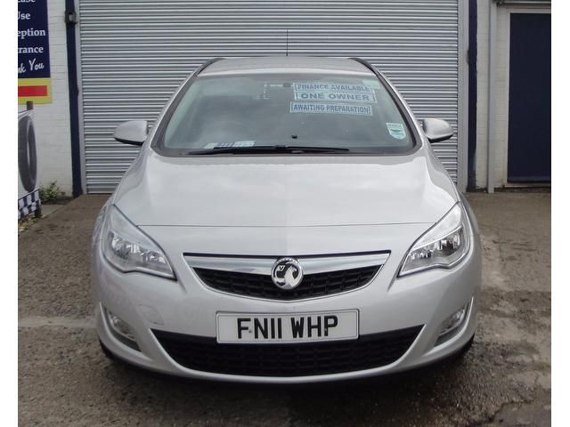 2011 Vauxhall Astra 1.7 CDTi ecoFLEX 16v Exclusiv 5dr image 1