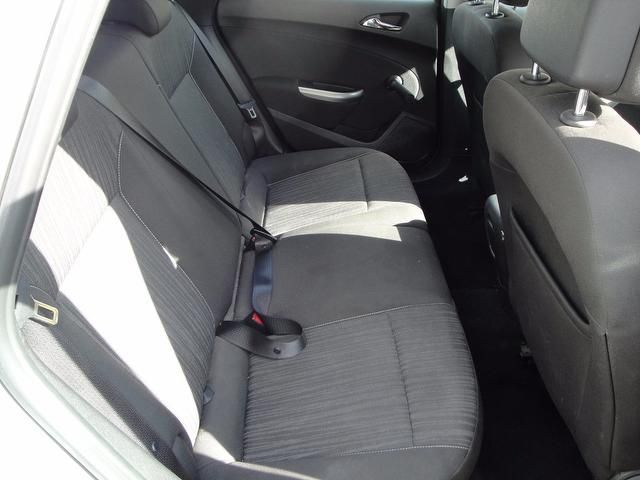 2011 Vauxhall Astra 1.7 CDTi ecoFLEX 16v Exclusiv 5dr image 3