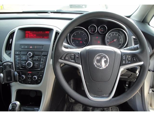 2011 Vauxhall Astra 1.7 CDTi ecoFLEX 16v Exclusiv 5dr image 4