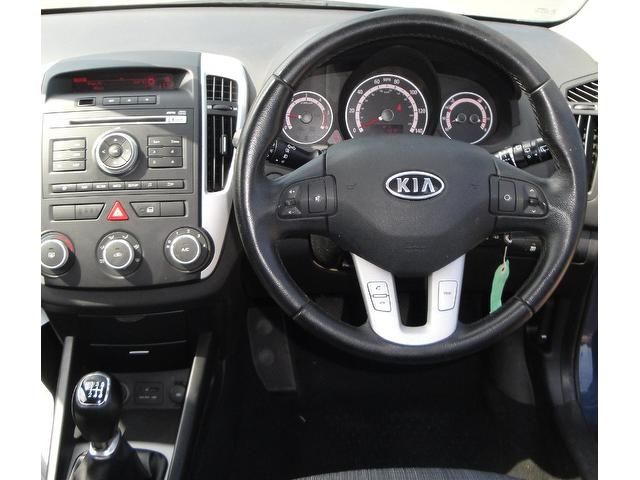 2010 KIA Cee'D 1.6 CRDi EcoDynamics 5dr image 5