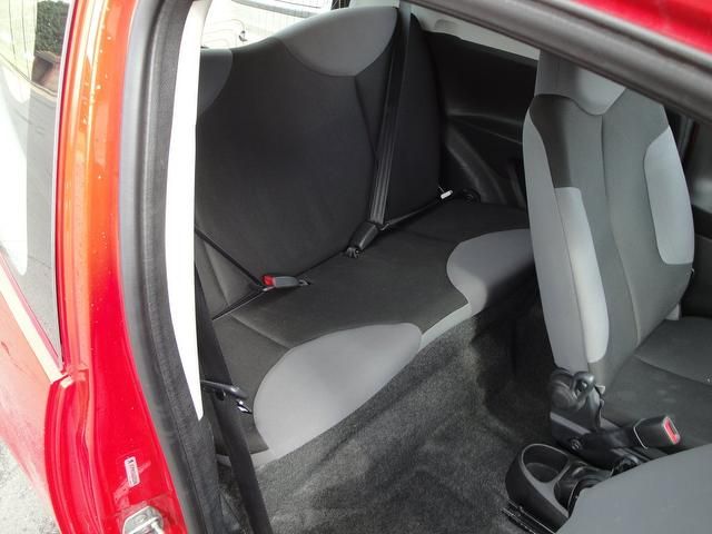 2012 Peugeot 107 1.0 12v Access 3dr image 4