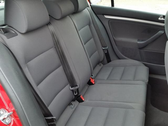 2005 Volkswagen Golf 2.0 FSI GT 5dr image 6