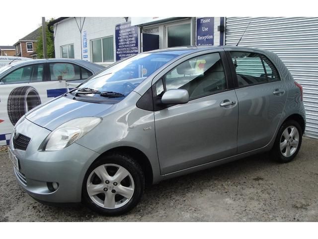 Toyota Yaris 1.4 D-4D T Spirit 5dr image 2