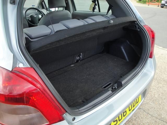 Toyota Yaris 1.4 D-4D T Spirit 5dr image 7