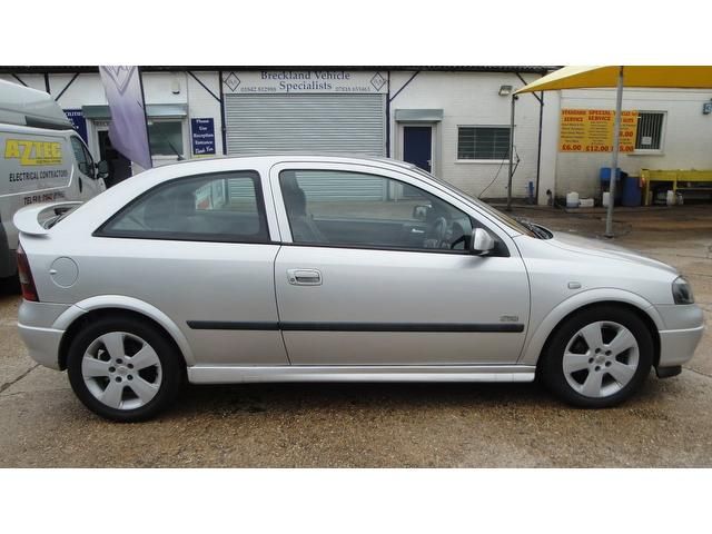 2004 Vauxhall Astra 2.0 DTi 16v SRi 3dr image 3