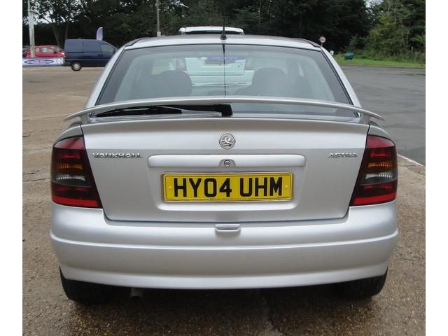 2004 Vauxhall Astra 2.0 DTi 16v SRi 3dr image 4