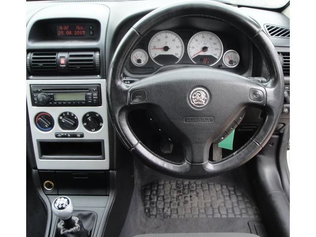 2004 Vauxhall Astra 2.0 DTi 16v SRi 3dr image 5