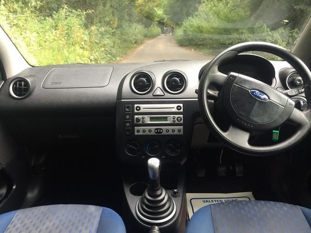 2005 Ford Fiesta 1.4 Zetec Climate 5dr image 8