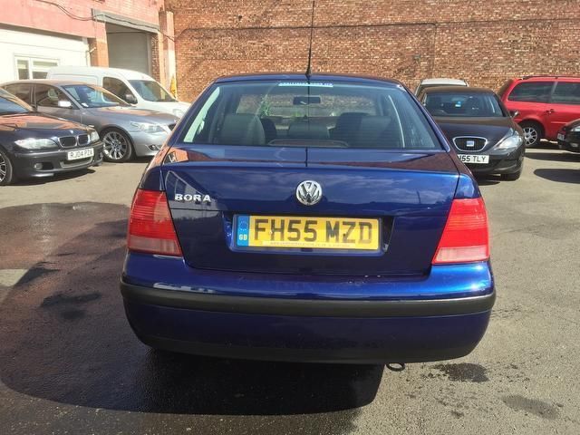 2006 Volkswagen Bora 1.6 S 4dr image 6