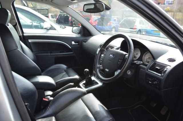 2004 Ford Mondeo 3.0 ST220 image 5