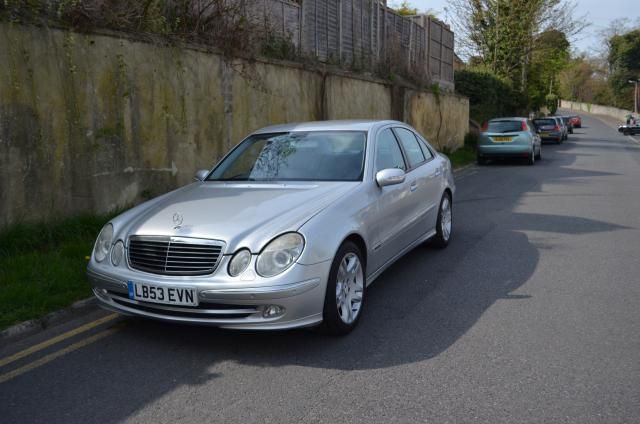 2004 Mercedes-Benz E320 CDI Avantgarde image 1
