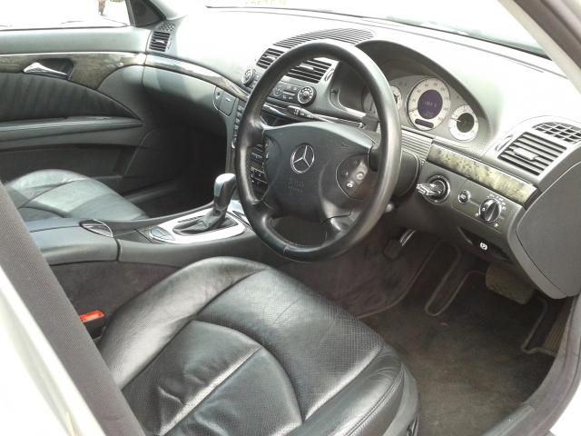 2003 Mercedes-Benz E320 AVANTGARDE image 5