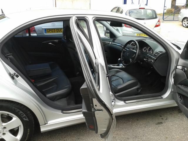 2003 Mercedes-Benz E320 AVANTGARDE image 6