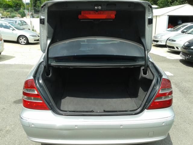 2003 Mercedes-Benz E320 AVANTGARDE image 7