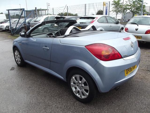 2006 Vauxhall Tigra 1.4 i 16v 2dr image 2