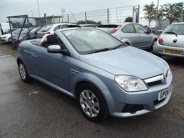 2006 Vauxhall Tigra 1.4 i 16v 2dr image 3