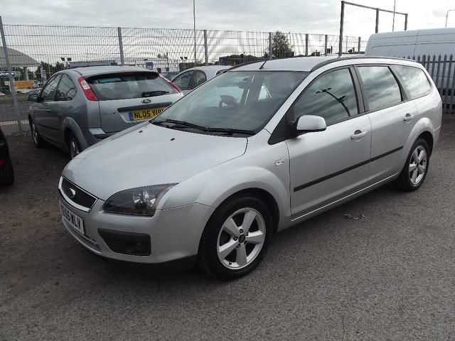 2005 Ford Focus 1.6 Zetec Climate 5dr image 1