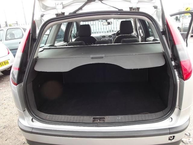 2005 Ford Focus 1.6 Zetec Climate 5dr image 7