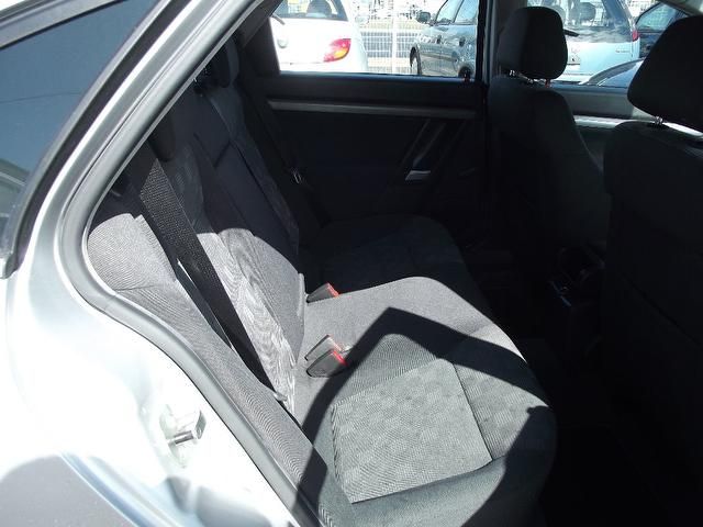 2007 Vauxhall Vectra 1.8 i VVT SRi 5dr image 6