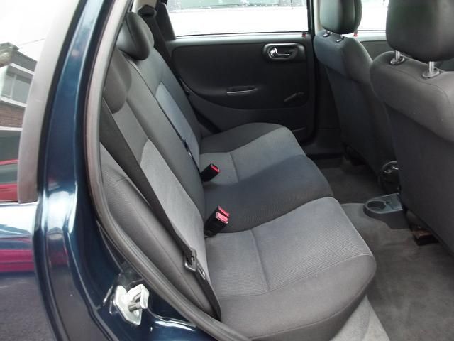 2005 Vauxhall Corsa 1.4 i 16v Design 5dr image 6