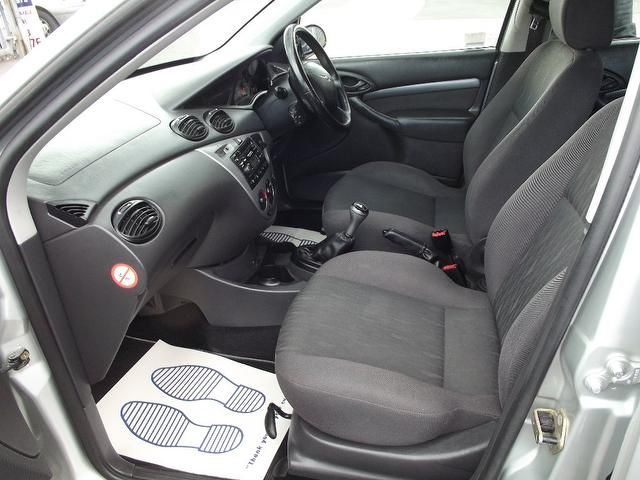 2002 Ford Focus 1.8 i 16v Zetec 5dr image 7