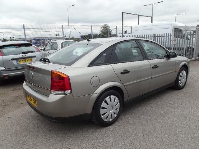2004 Vauxhall Vectra 1.8 i 16v LS 5dr image 3
