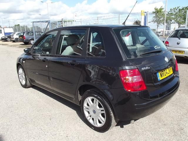 2004 Fiat Stilo 1.6 16v Dynamic 5dr image 4