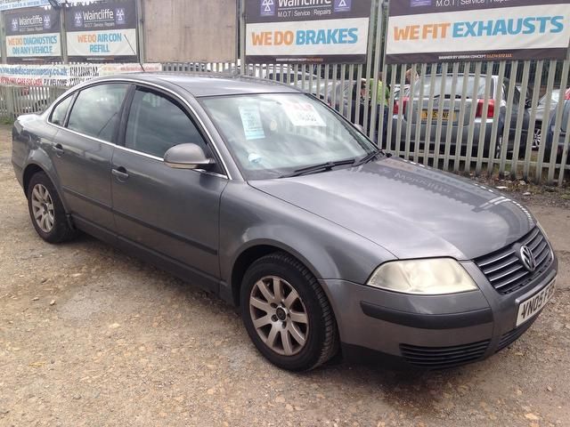 2005 Volkswagen Passat 1.9 TDI PD Trendline 4dr image 1