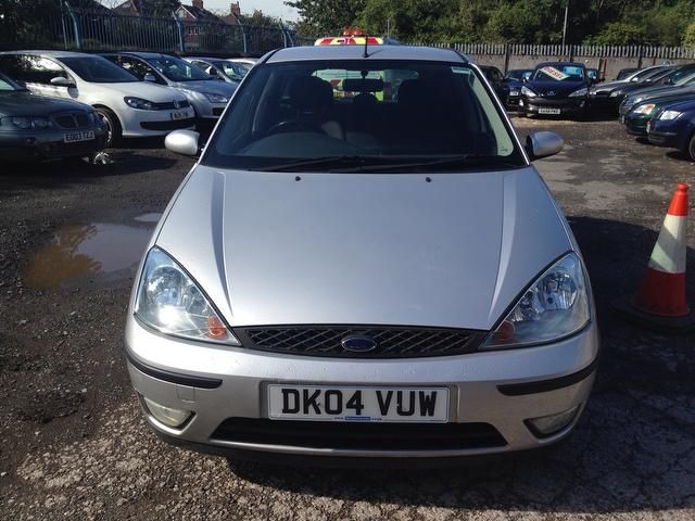2004 Ford Focus 1.6 i 16v Zetec 5dr image 3