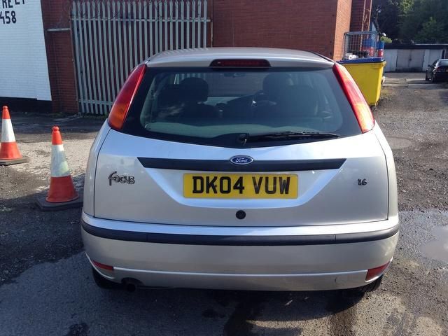 2004 Ford Focus 1.6 i 16v Zetec 5dr image 4