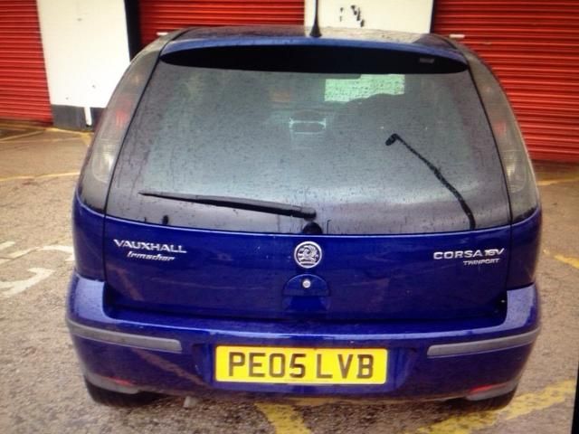2005 Vauxhall Corsa 1.2 i 16v SXi 3dr image 2