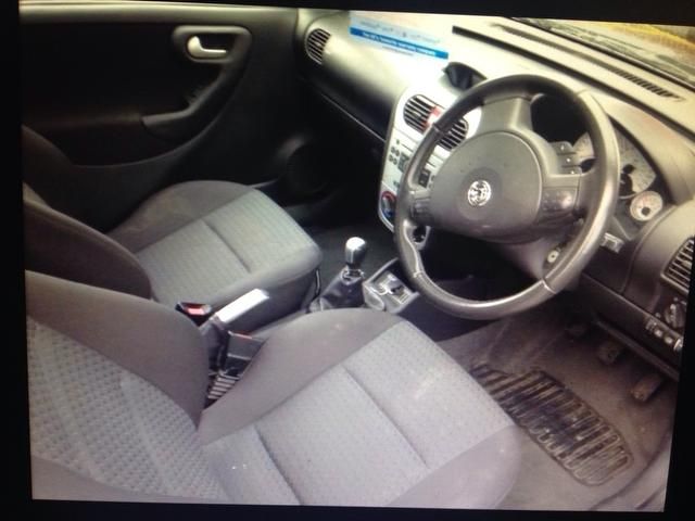 2005 Vauxhall Corsa 1.2 i 16v SXi 3dr image 3