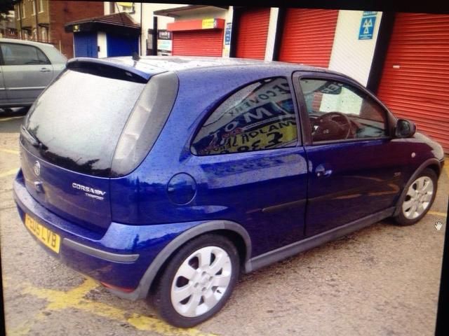 2005 Vauxhall Corsa 1.2 i 16v SXi 3dr image 5