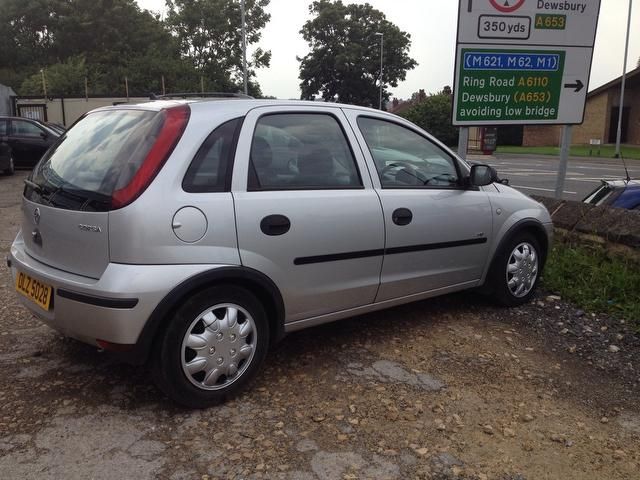 2005 Vauxhall Corsa 1.0 i Life 5dr image 1