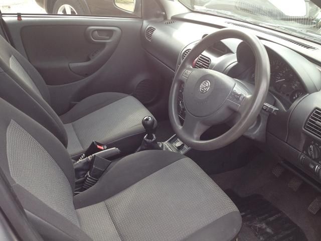 2005 Vauxhall Corsa 1.0 i Life 5dr image 4