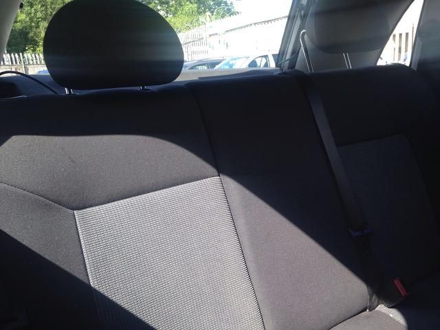 2004 Vauxhall Corsa 1.2 i 16v Design 5dr image 7