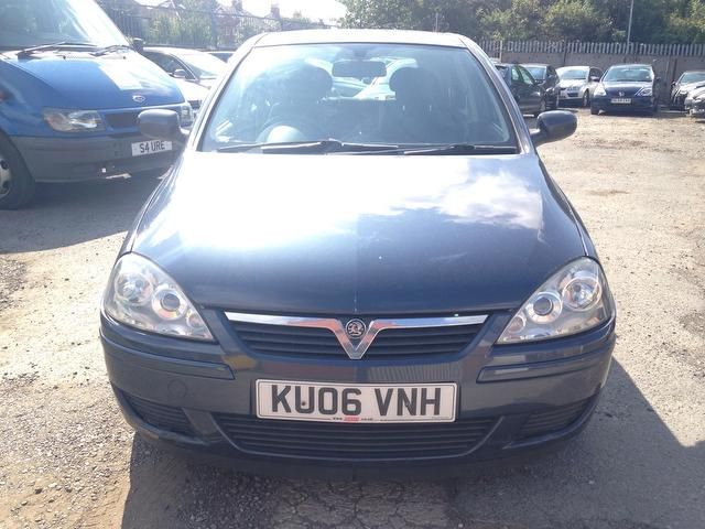 2006 Vauxhall Corsa 1.2 i 16v Design 5dr image 2