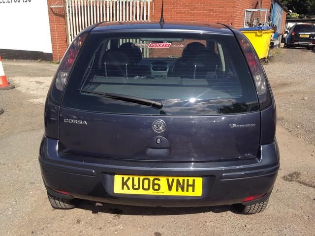 2006 Vauxhall Corsa 1.2 i 16v Design 5dr image 4